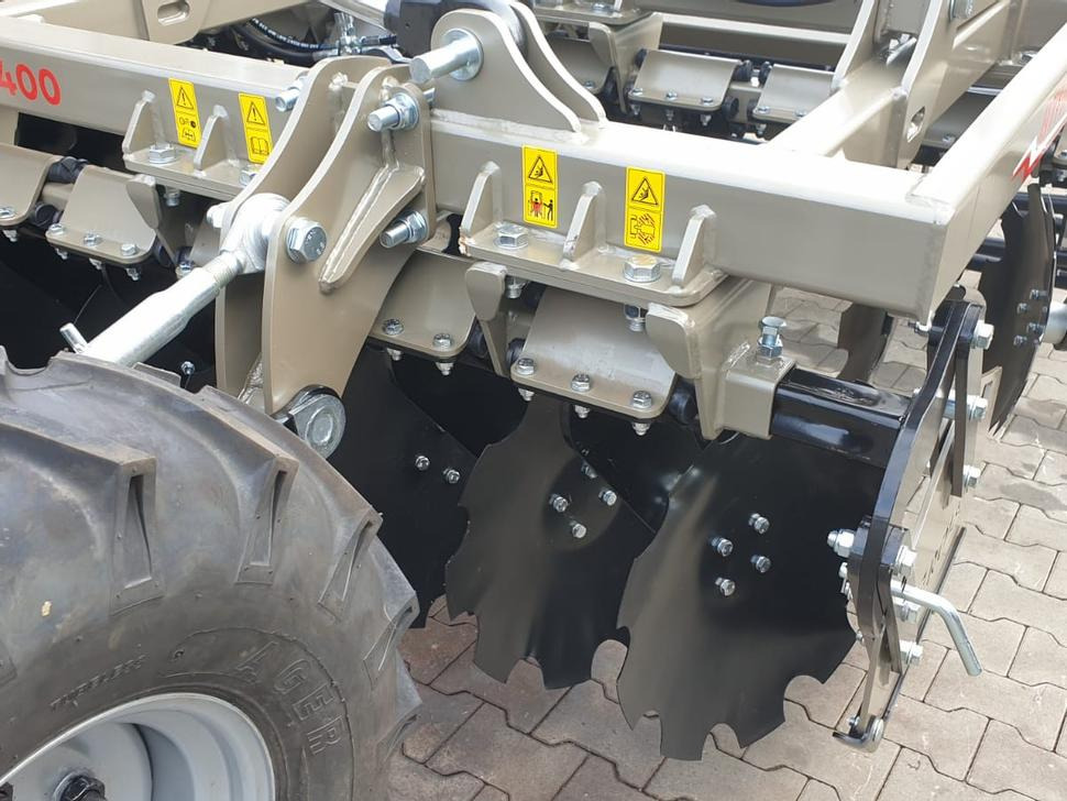 Jaunā Disku ecēša ROLEX Hydraulische Scheibenegge / Hydraulic discs harrow / Dechaumeur à disques / Erpice a dischi / Дисковая гидравлическая борона тип лёгкий с тележкой / Brona talerzowa hydraulicznie składana lekka: foto 15 Jaunā Disku ecēša ROLEX Hydraulische Scheibenegge / Hydraulic discs harrow / Dechaumeur à disques / Erpice a dischi / Дисковая гидравлическая борона тип лёгкий с тележкой / Brona talerzowa hydraulicznie składana lekka: foto 15