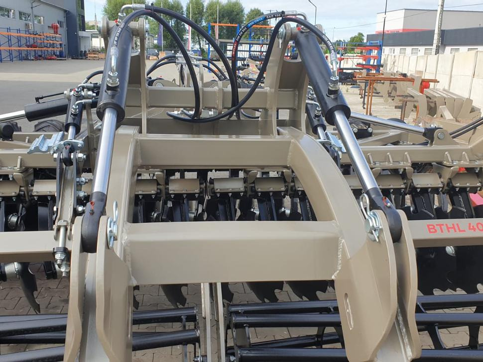 Jaunā Disku ecēša ROLEX Hydraulische Scheibenegge / Hydraulic discs harrow / Dechaumeur à disques / Erpice a dischi / Дисковая гидравлическая борона тип лёгкий с тележкой / Brona talerzowa hydraulicznie składana lekka: foto 21 Jaunā Disku ecēša ROLEX Hydraulische Scheibenegge / Hydraulic discs harrow / Dechaumeur à disques / Erpice a dischi / Дисковая гидравлическая борона тип лёгкий с тележкой / Brona talerzowa hydraulicznie składana lekka: foto 21