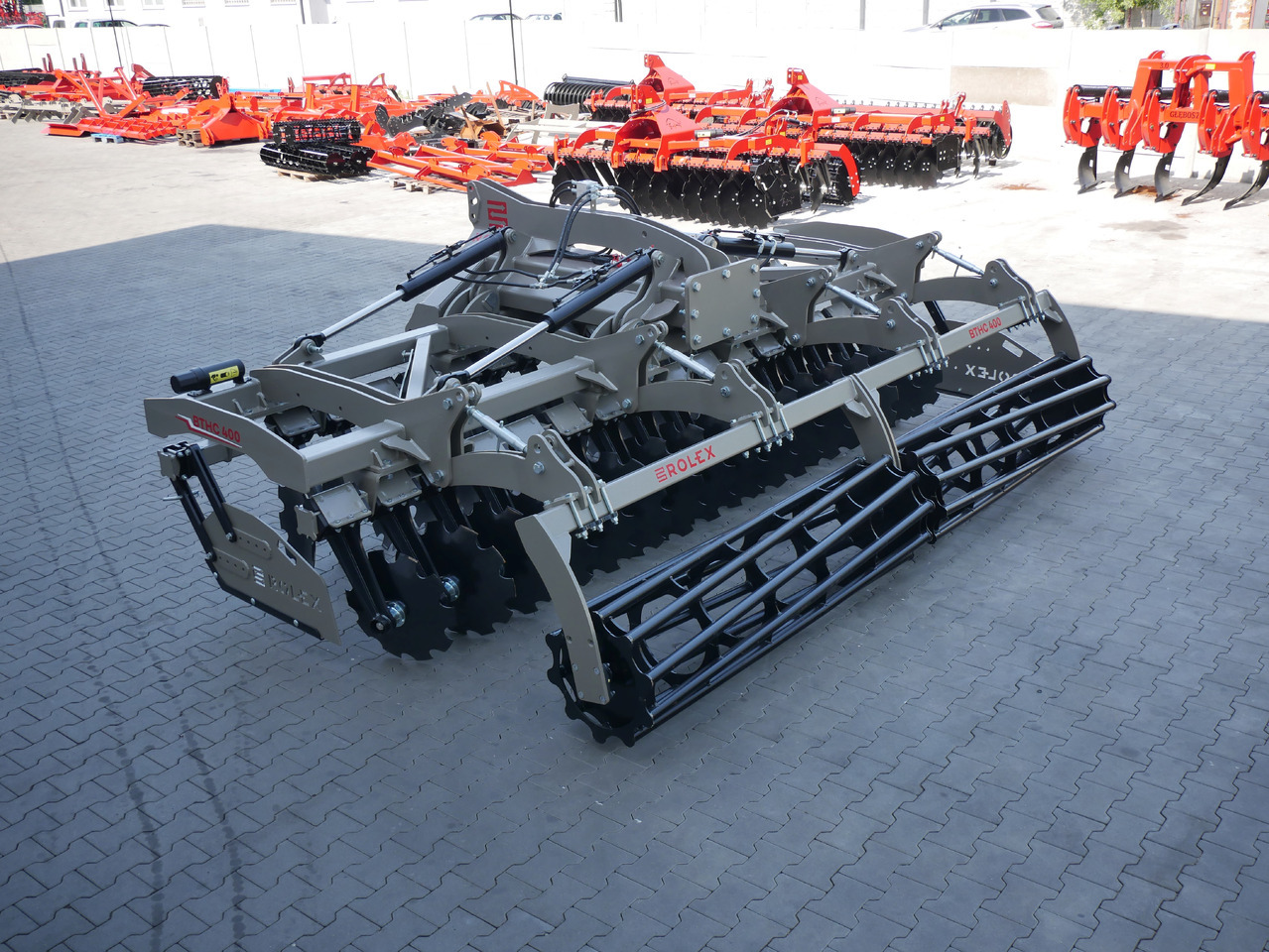 Jaunā Disku ecēša ROLEX Hydraulische Scheibenegge / Hydraulic discs harrow / Dechaumeur à disques / Erpice a dischi / Гидравлическая дисковая борона тяжёлая / Brona talerzowa hydraulicznie składana ciężka 4 m: foto 7