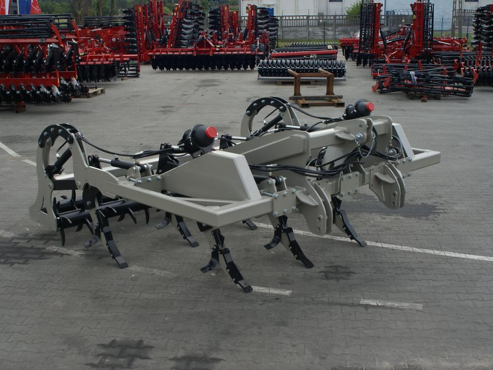 ROLEX Meißelpflug / Chisel plough / Decompacteur chisel / Aratro a scalpello Chisel / Чизельный плуг / Pług dłutowy 3 m - Dziļirdinātājs: foto 1 ROLEX Meißelpflug / Chisel plough / Decompacteur chisel / Aratro a scalpello Chisel / Чизельный плуг / Pług dłutowy 3 m - Dziļirdinātājs: foto 1