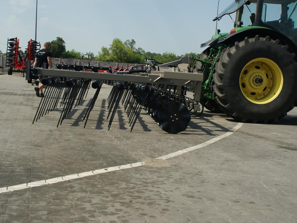 ROLEX Mulchegge / Mulch harrow / Herse de déchaumage / Erpice pacciamante / Борона для мульчирования / Brona mulczowa 7,5 m - Atsperzaru ecēšas: foto 2 ROLEX Mulchegge / Mulch harrow / Herse de déchaumage / Erpice pacciamante / Борона для мульчирования / Brona mulczowa 7,5 m - Atsperzaru ecēšas: foto 2