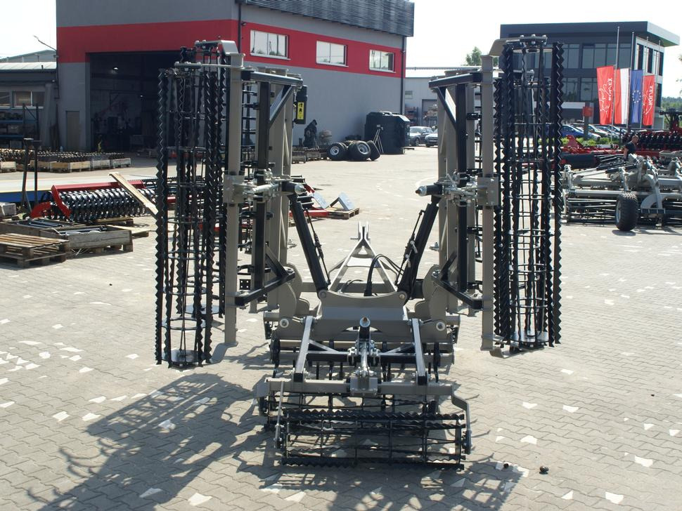 ROLEX Saatbettkombination / Hydraulically cultivator / Vibroculteur / Aggregato di coltivazione / Почвообрабатывающий гидравлический складывающийся агрегат / Agregat uprawowy hydraulicznie składany - Kultivators: foto 5 ROLEX Saatbettkombination / Hydraulically cultivator / Vibroculteur / Aggregato di coltivazione / Почвообрабатывающий гидравлический складывающийся агрегат / Agregat uprawowy hydraulicznie składany - Kultivators: foto 5