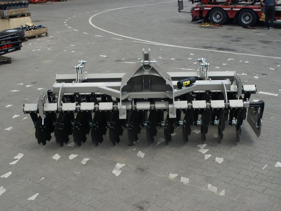 ROLEX Scheibenegge / Discs harrow / Dechaumeur à disques / Erpice a dischi / Cultivador de discos / Дисковая борона / Agregat talerzowy uprawowy 3 m - Disku ecēša: foto 5 ROLEX Scheibenegge / Discs harrow / Dechaumeur à disques / Erpice a dischi / Cultivador de discos / Дисковая борона / Agregat talerzowy uprawowy 3 m - Disku ecēša: foto 5