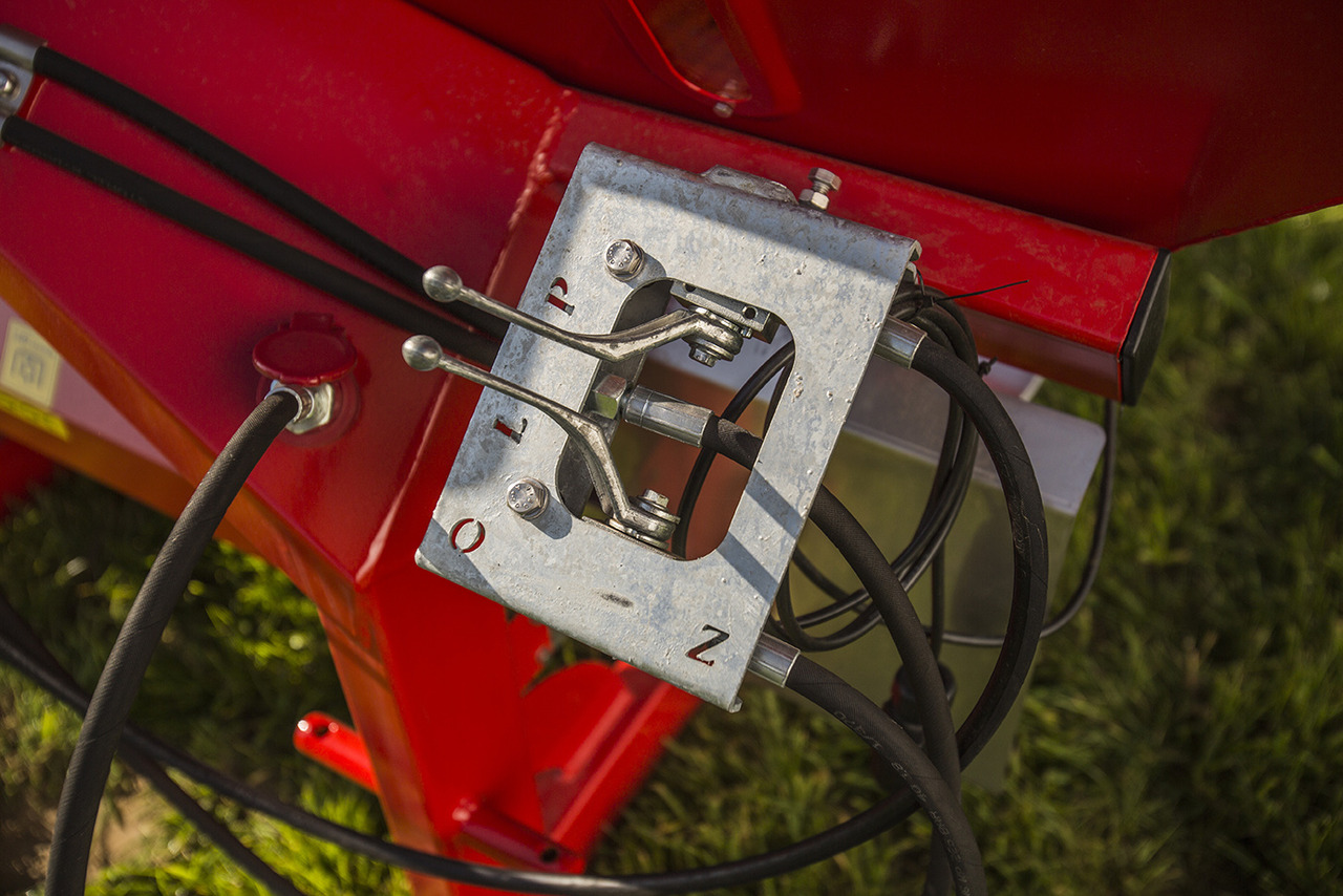 WOPROL Düngerstreuer / Fertilizer spreader / Epandeur d'engrais / Rozsiewacz nawozów 600 kg - Minerālmēslu izkliedētājs: foto 5 WOPROL Düngerstreuer / Fertilizer spreader / Epandeur d'engrais / Rozsiewacz nawozów 600 kg - Minerālmēslu izkliedētājs: foto 5