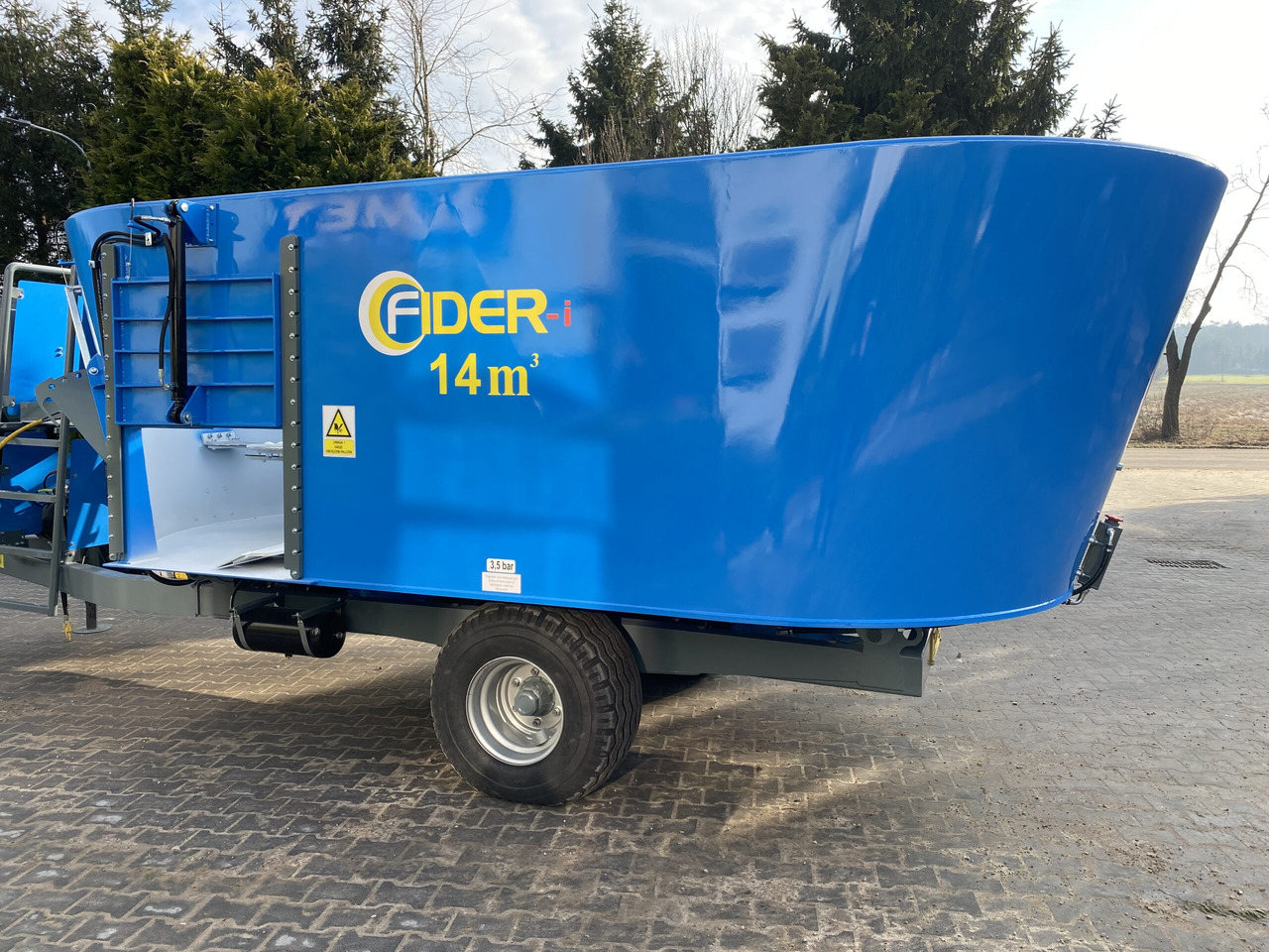 ZAMET Futtermischwagen / Feed mixer / Melangeuse / Carro miscelatore / Vagoneta 2 sinfines / Кормораздатчик 2 шнека / Wóz paszowy 14 m3 - Lopbarības mikseris: foto 3 ZAMET Futtermischwagen / Feed mixer / Melangeuse / Carro miscelatore / Vagoneta 2 sinfines / Кормораздатчик 2 шнека / Wóz paszowy 14 m3 - Lopbarības mikseris: foto 3