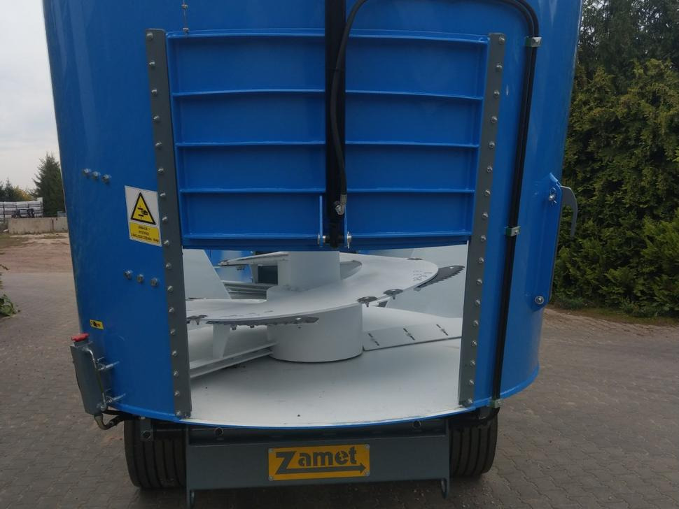 ZAMET Futtermischwagen / Feed mixer / Melangeuse / Carro miscelatore / Vagoneta de alimentación /Кормораздатчик / Wóz paszowy 16 m3 - Lopbarības mikseris: foto 5 ZAMET Futtermischwagen / Feed mixer / Melangeuse / Carro miscelatore / Vagoneta de alimentación /Кормораздатчик / Wóz paszowy 16 m3 - Lopbarības mikseris: foto 5
