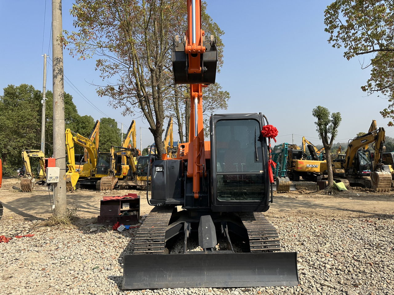 Kāpurķēžu ekskavators HITACHI ZX70: foto 1
