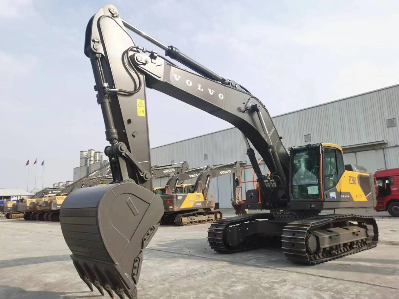 VOLVO EC360 - Kāpurķēžu ekskavators: foto 1 VOLVO EC360 - Kāpurķēžu ekskavators: foto 1