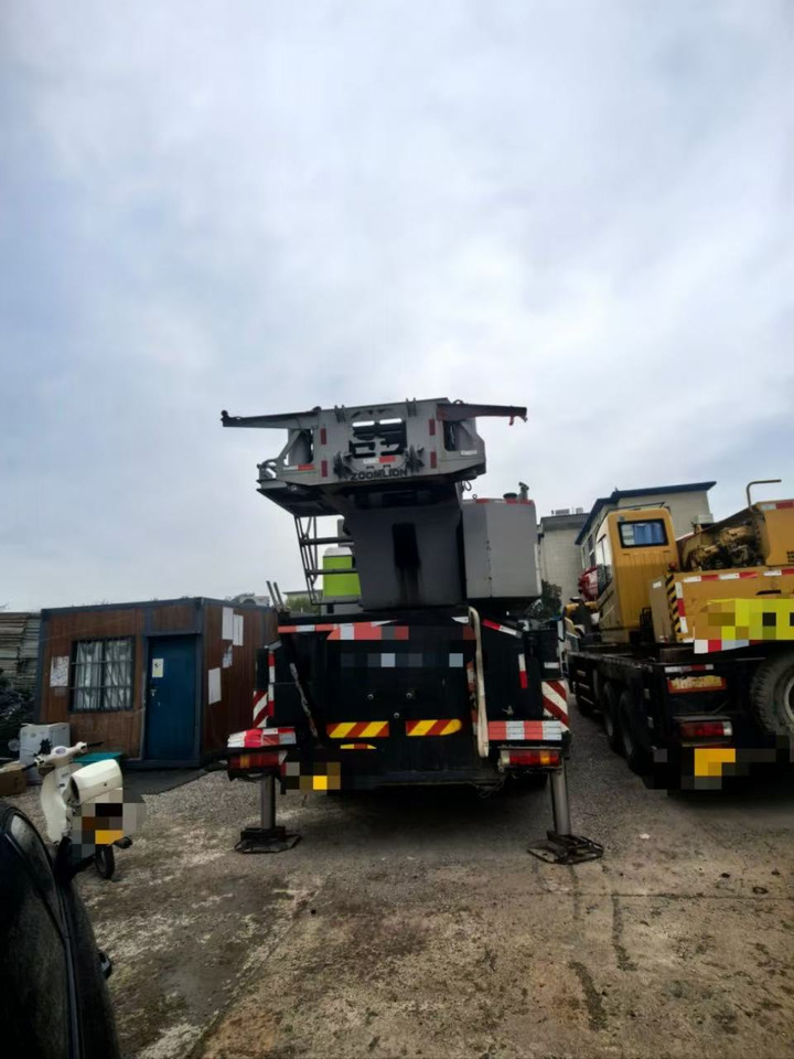 ZOOMLION 200E7 - Visurgājējs celtnis: foto 2 ZOOMLION 200E7 - Visurgājējs celtnis: foto 2