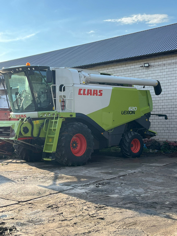 CLAAS Lexion 620 - Labības kombains: foto 1 CLAAS Lexion 620 - Labības kombains: foto 1