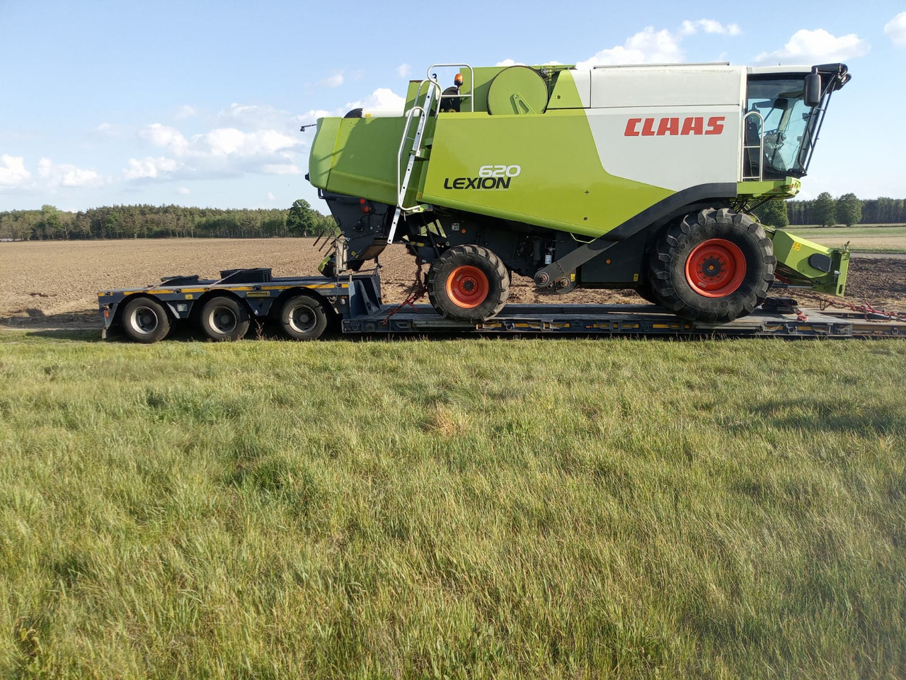 CLAAS Lexion 620 - Labības kombains: foto 2 CLAAS Lexion 620 - Labības kombains: foto 2