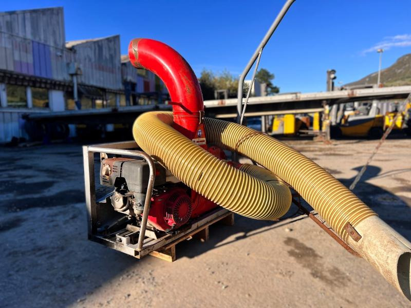 ASPIRATEUR A FEUILLE MOTORISÉ SUR BERCE (NET TVA) - Industriālais putekļu sūcējs: foto 4 ASPIRATEUR A FEUILLE MOTORISÉ SUR BERCE (NET TVA) - Industriālais putekļu sūcējs: foto 4