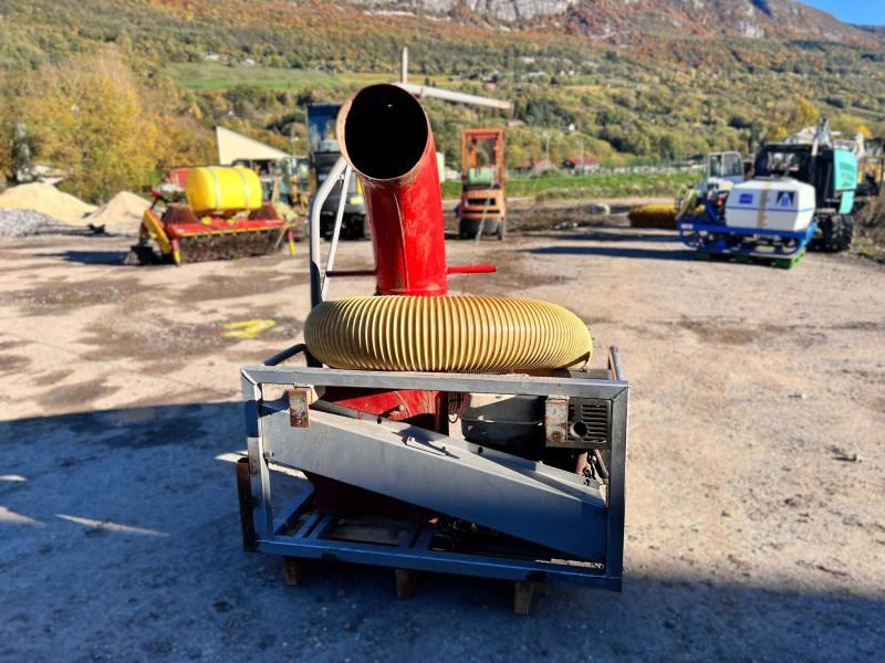 ASPIRATEUR A FEUILLE MOTORISÉ SUR BERCE (NET TVA) - Industriālais putekļu sūcējs: foto 3 ASPIRATEUR A FEUILLE MOTORISÉ SUR BERCE (NET TVA) - Industriālais putekļu sūcējs: foto 3
