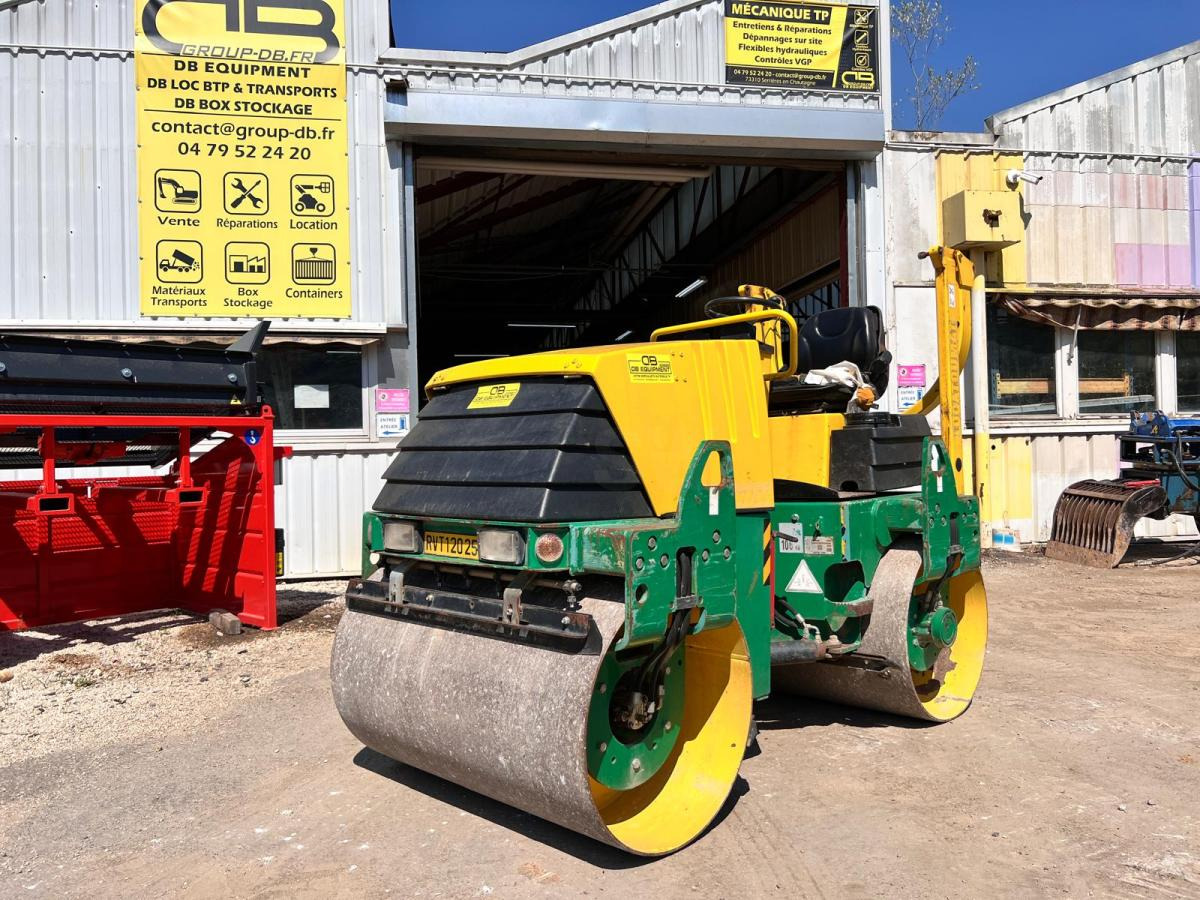 Ammann AV26-2 COMPACTEUR ROULEAU TANDEM VIBRANT ARTICULÉ - Ceļu veltnis: foto 1 Ammann AV26-2 COMPACTEUR ROULEAU TANDEM VIBRANT ARTICULÉ - Ceļu veltnis: foto 1