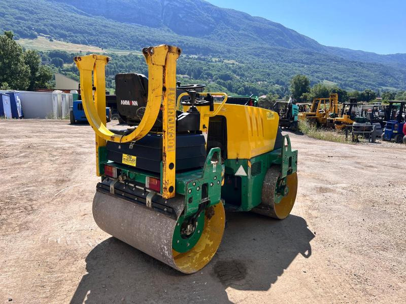 Ammann AV26-2 COMPACTEUR ROULEAU TANDEM VIBRANT ARTICULÉ - Ceļu veltnis: foto 5 Ammann AV26-2 COMPACTEUR ROULEAU TANDEM VIBRANT ARTICULÉ - Ceļu veltnis: foto 5