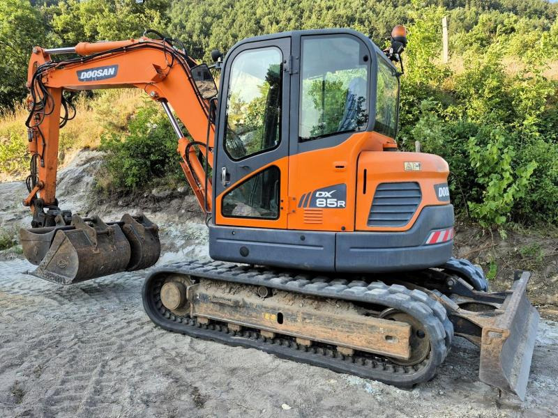 Doosan DX85R-3 PELLE A CHENILLES 8,5T - Kāpurķēžu ekskavators: foto 2 Doosan DX85R-3 PELLE A CHENILLES 8,5T - Kāpurķēžu ekskavators: foto 2