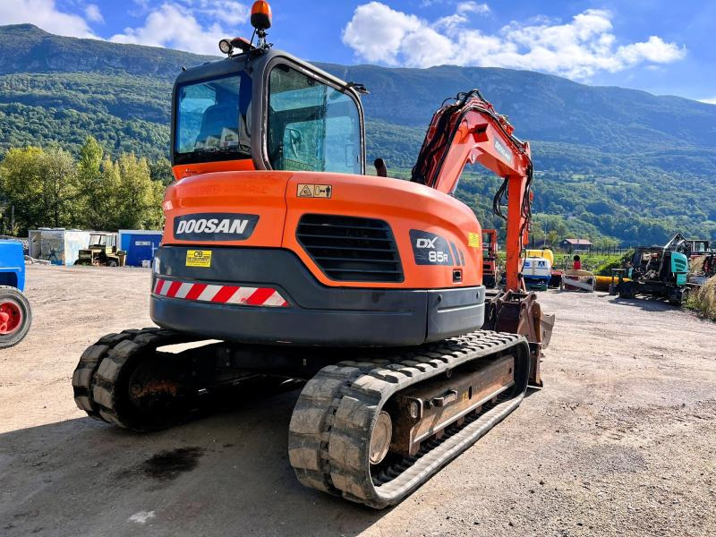 Doosan DX85R-3 PELLE A CHENILLES 8,5T PELLE A CHENILLES 8,5T - Kāpurķēžu ekskavators: foto 5 Doosan DX85R-3 PELLE A CHENILLES 8,5T PELLE A CHENILLES 8,5T - Kāpurķēžu ekskavators: foto 5