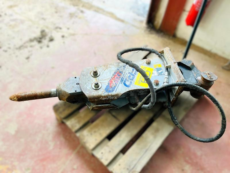 FURUKAWA FX55 BRH Marteau Hydraulique - Hidrauliskais āmurs: foto 1 FURUKAWA FX55 BRH Marteau Hydraulique - Hidrauliskais āmurs: foto 1