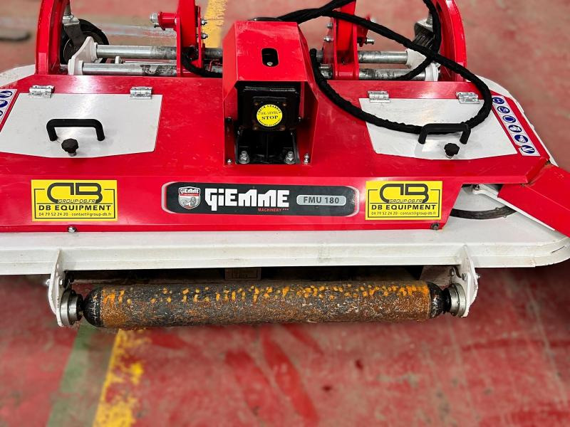 Giemme FMU180 Tondeuse portée attache 3 points pour tracteur - Pļaujmašīna-smalcinātājs: foto 2 Giemme FMU180 Tondeuse portée attache 3 points pour tracteur - Pļaujmašīna-smalcinātājs: foto 2