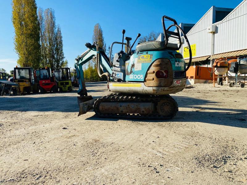 KOBELCO Mini pelle électrique SK007 - Mini-ekskavators: foto 3 KOBELCO Mini pelle électrique SK007 - Mini-ekskavators: foto 3