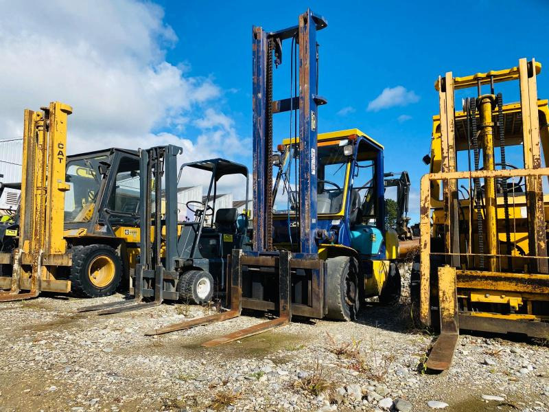 KOMATSU Chariot élévateur diesel FD30T14 - Dīzeļiekrāvējs: foto 2 KOMATSU Chariot élévateur diesel FD30T14 - Dīzeļiekrāvējs: foto 2