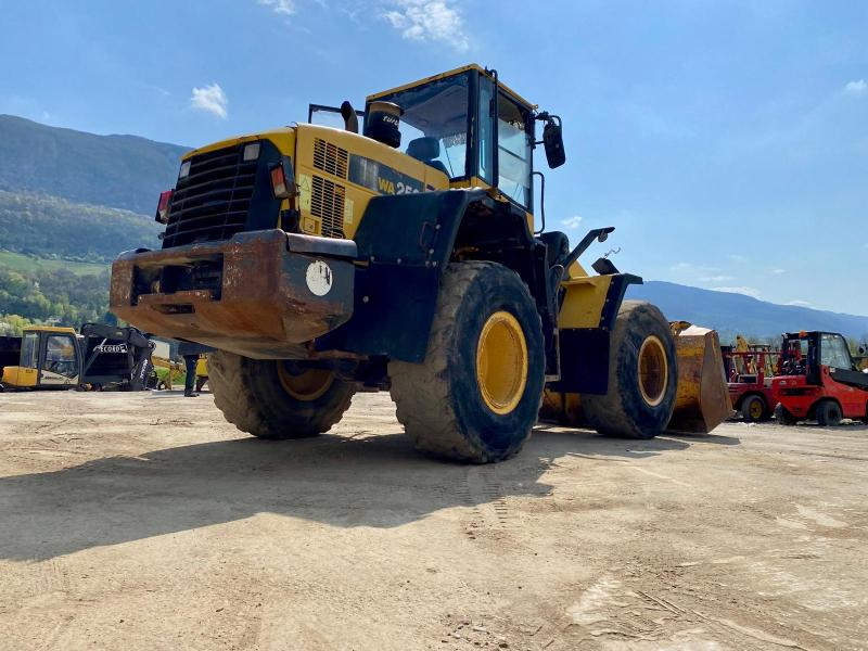 Komatsu WA250-5H Chargeuse à pneus - Riteņu iekrāvējs: foto 5 Komatsu WA250-5H Chargeuse à pneus - Riteņu iekrāvējs: foto 5