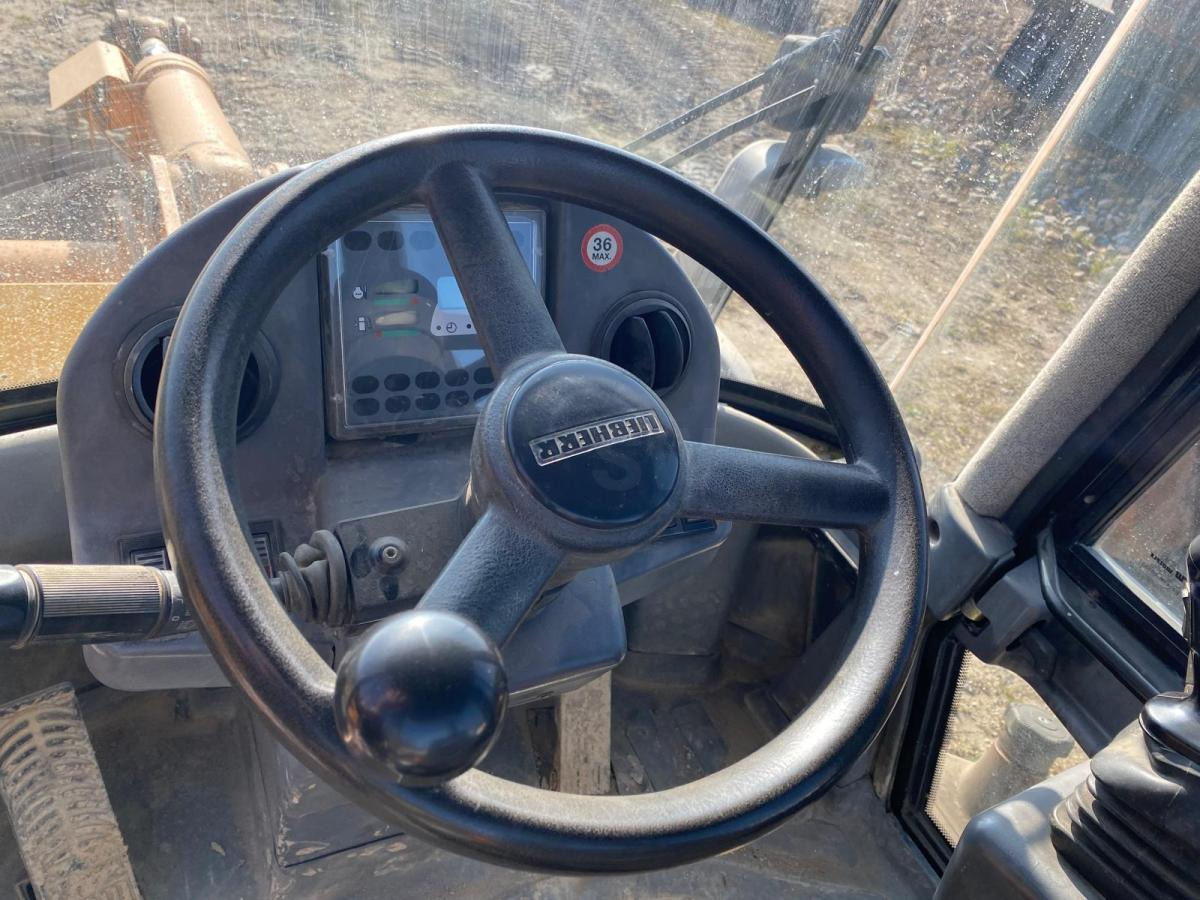 Riteņu iekrāvējs LIEBHERR Chargeuse L524 10T: foto 11