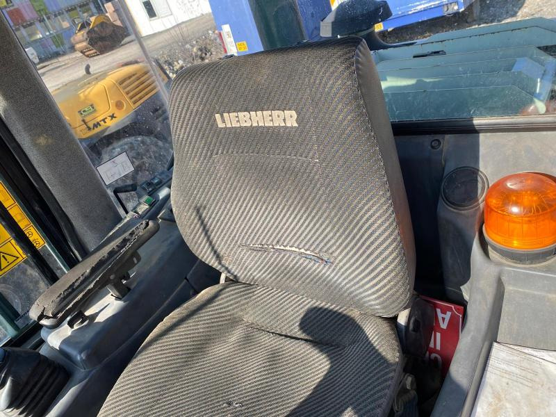 Riteņu iekrāvējs LIEBHERR Chargeuse L524 10T: foto 9