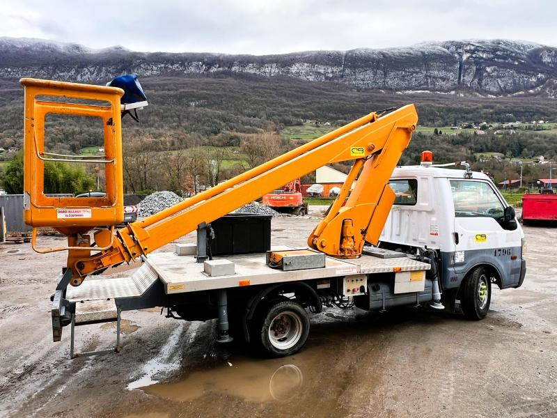 Mazda Bongo Fourgon Nacelle 14,5m - Pacēlājs, Komercauto: foto 5 Mazda Bongo Fourgon Nacelle 14,5m - Pacēlājs, Komercauto: foto 5