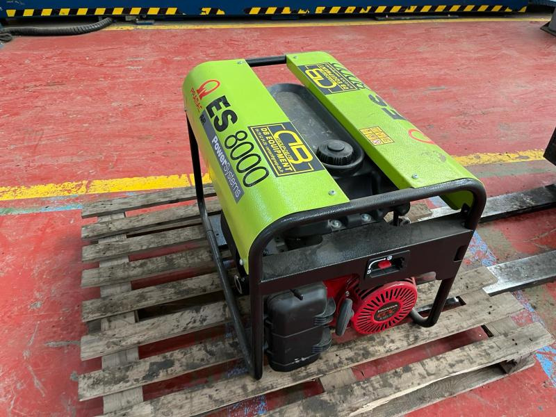 PRAMAC Groupe électrogène ES 8000 (NET DE TVA) - Elektroģenerators: foto 4 PRAMAC Groupe électrogène ES 8000 (NET DE TVA) - Elektroģenerators: foto 4