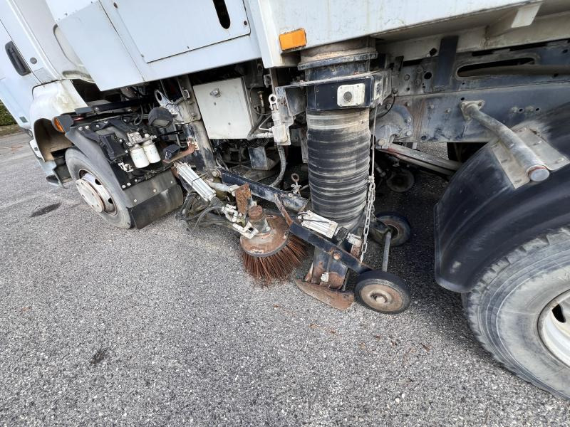RENAULT Camion balayeur SCARAB MAJOR - Ielu tīrīšanas mašīna: foto 4 RENAULT Camion balayeur SCARAB MAJOR - Ielu tīrīšanas mašīna: foto 4