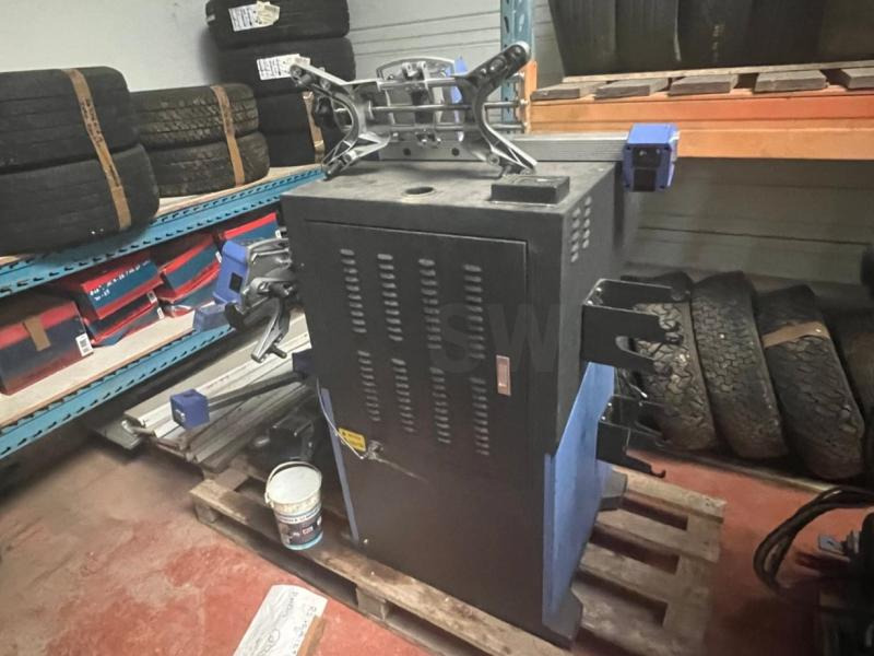 TWIN BUSCH TW115 Banc de géométrie - Garāžu aprīkojums: foto 1 TWIN BUSCH TW115 Banc de géométrie - Garāžu aprīkojums: foto 1