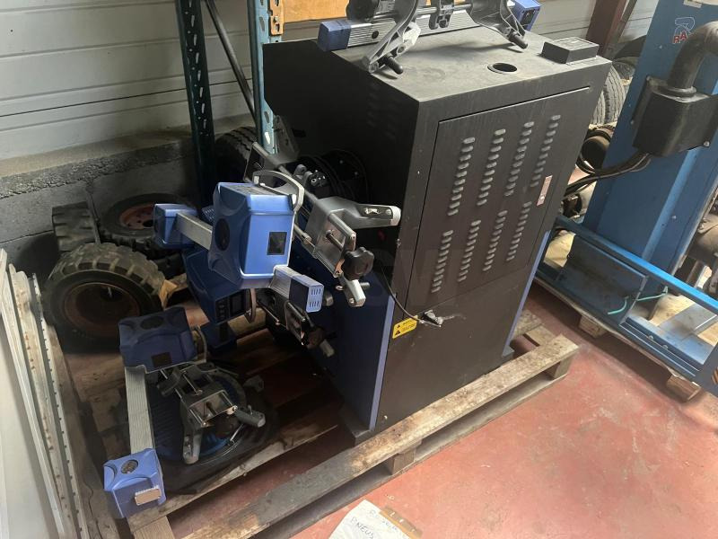 TWIN BUSCH TW115 Banc de géométrie - Garāžu aprīkojums: foto 2 TWIN BUSCH TW115 Banc de géométrie - Garāžu aprīkojums: foto 2