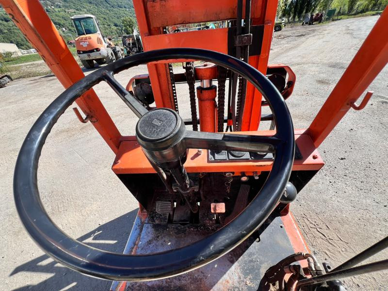 Toyota FN700 Chariot élévateur à gaz 700Kg - Gāzes iekrāvējs: foto 5 Toyota FN700 Chariot élévateur à gaz 700Kg - Gāzes iekrāvējs: foto 5