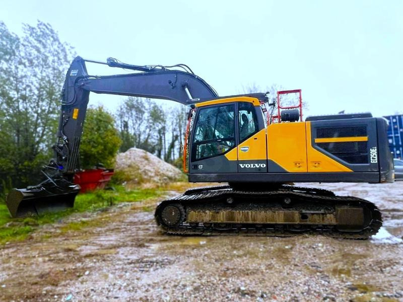 Volvo EC250EL PELLE 29T - Kāpurķēžu ekskavators: foto 1 Volvo EC250EL PELLE 29T - Kāpurķēžu ekskavators: foto 1