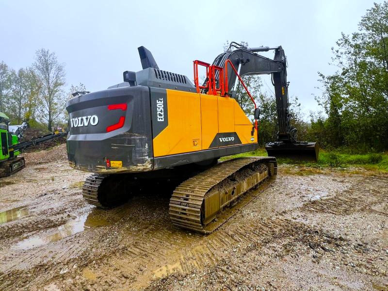 Volvo EC250EL PELLE 29T - Kāpurķēžu ekskavators: foto 3 Volvo EC250EL PELLE 29T - Kāpurķēžu ekskavators: foto 3