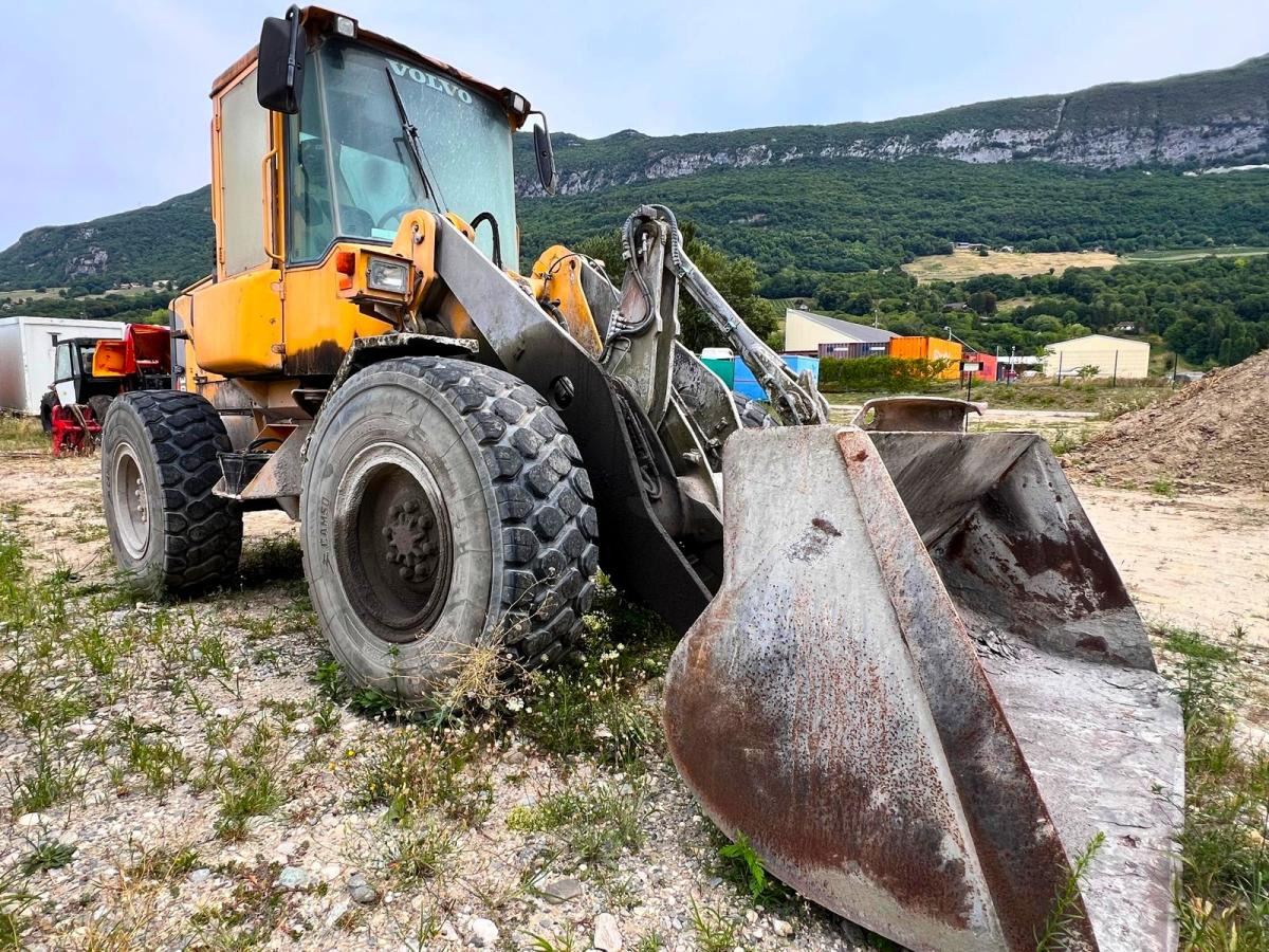 Volvo L 50 E CHARGEUSE A PNEUS 10T - Riteņu iekrāvējs: foto 2 Volvo L 50 E CHARGEUSE A PNEUS 10T - Riteņu iekrāvējs: foto 2