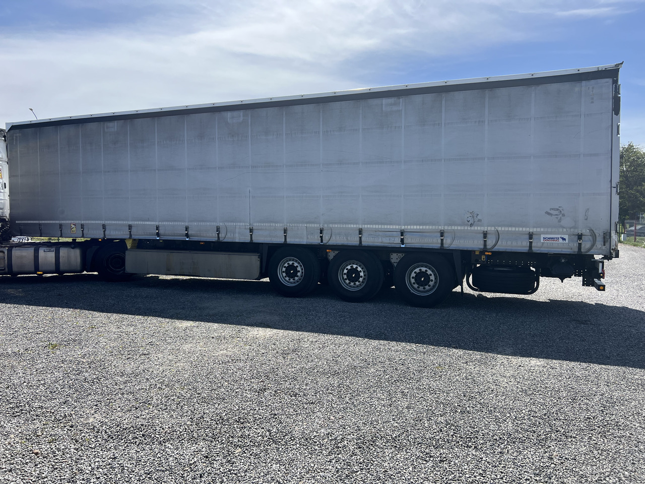 SCHMITZ Cargobull SCB S3T - Tenta puspiekabe: foto 1 SCHMITZ Cargobull SCB S3T - Tenta puspiekabe: foto 1