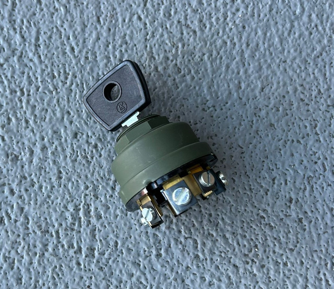 MAN MAN KAT 1-8X8-6X6-4X4-IGNITION AND KEY ASSEMBLY-OFF-ROAD TRUCK - Elektrosistēma: foto 1 MAN MAN KAT 1-8X8-6X6-4X4-IGNITION AND KEY ASSEMBLY-OFF-ROAD TRUCK - Elektrosistēma: foto 1