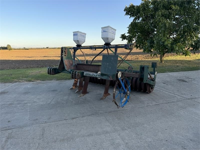 5 Leg Subsoiler 5 Leg Subsoiler c/w OSR Seeders - Kultivators: foto 1 5 Leg Subsoiler 5 Leg Subsoiler c/w OSR Seeders - Kultivators: foto 1