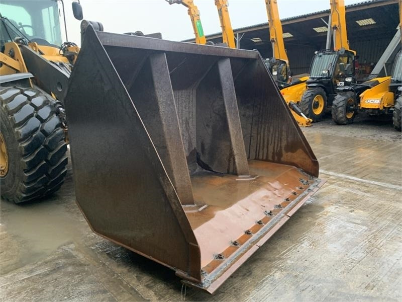 Bac Toe Tip Bucket - Artikulētias pašizgāzējs: foto 4 Bac Toe Tip Bucket - Artikulētias pašizgāzējs: foto 4