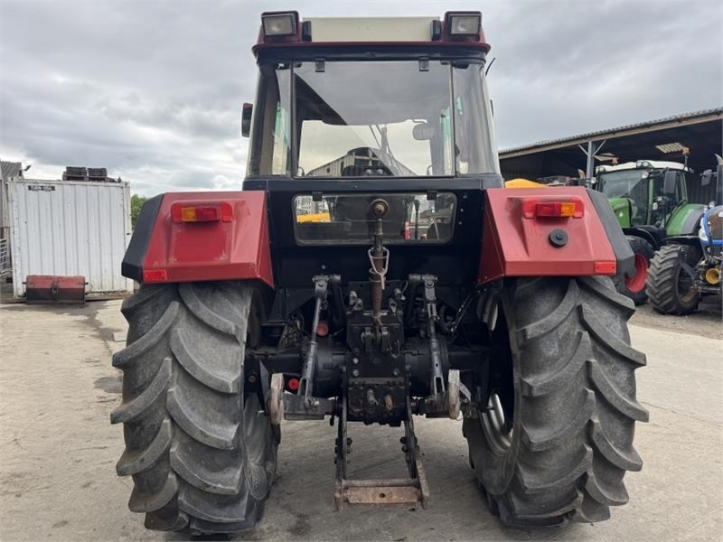 Case IH International Case International 1056XL 2WD - Traktors: foto 5 Case IH International Case International 1056XL 2WD - Traktors: foto 5