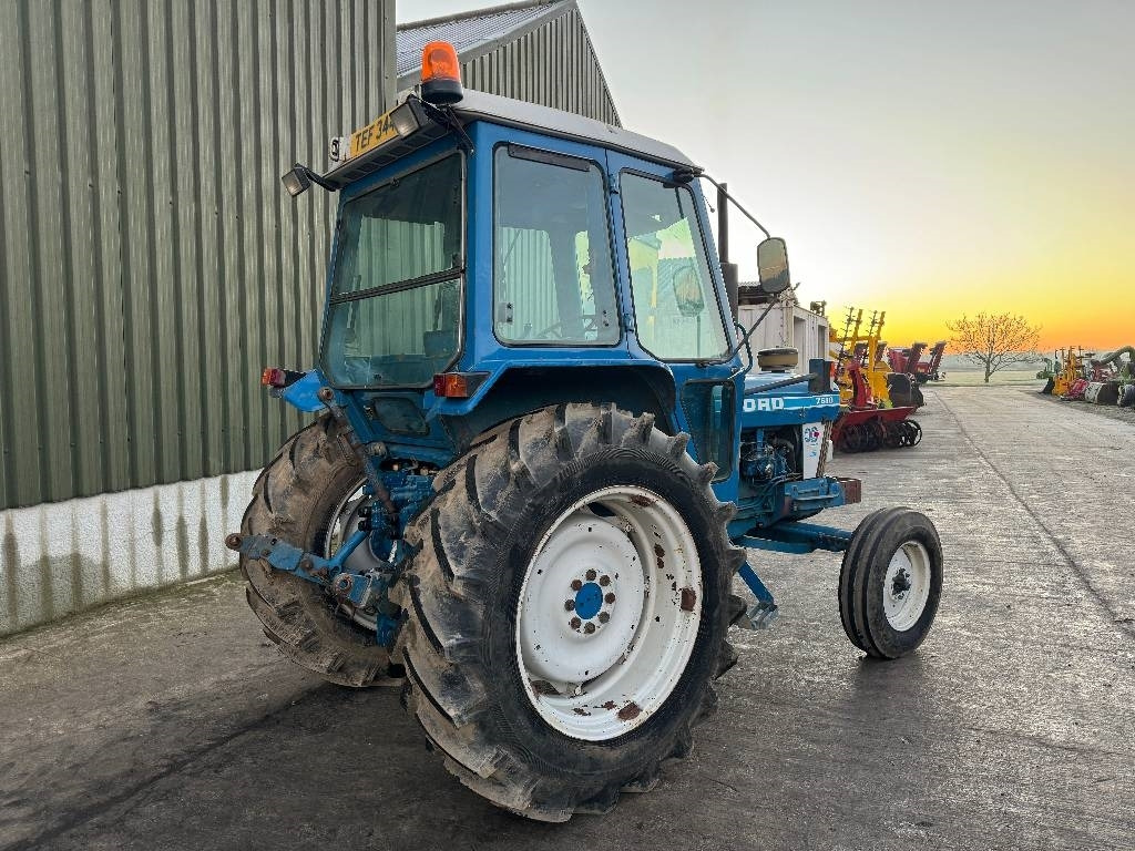 Ford 7610 2wd - Traktors: foto 4 Ford 7610 2wd - Traktors: foto 4