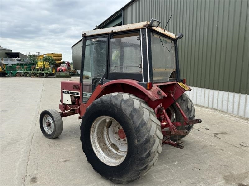 International 533 Tractor - Traktors: foto 2 International 533 Tractor - Traktors: foto 2