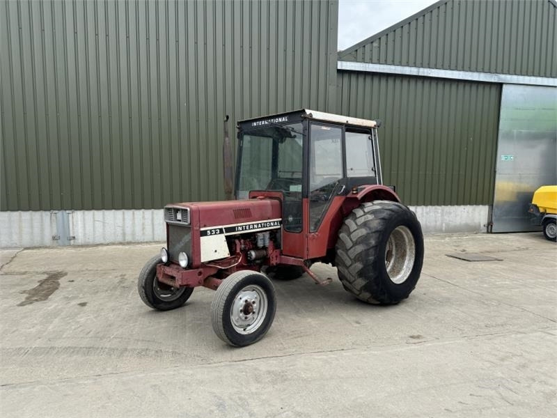 International 533 Tractor - Traktors: foto 1 International 533 Tractor - Traktors: foto 1