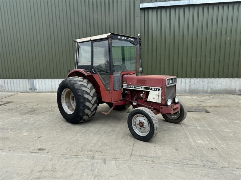 International 533 Tractor - Traktors: foto 3 International 533 Tractor - Traktors: foto 3