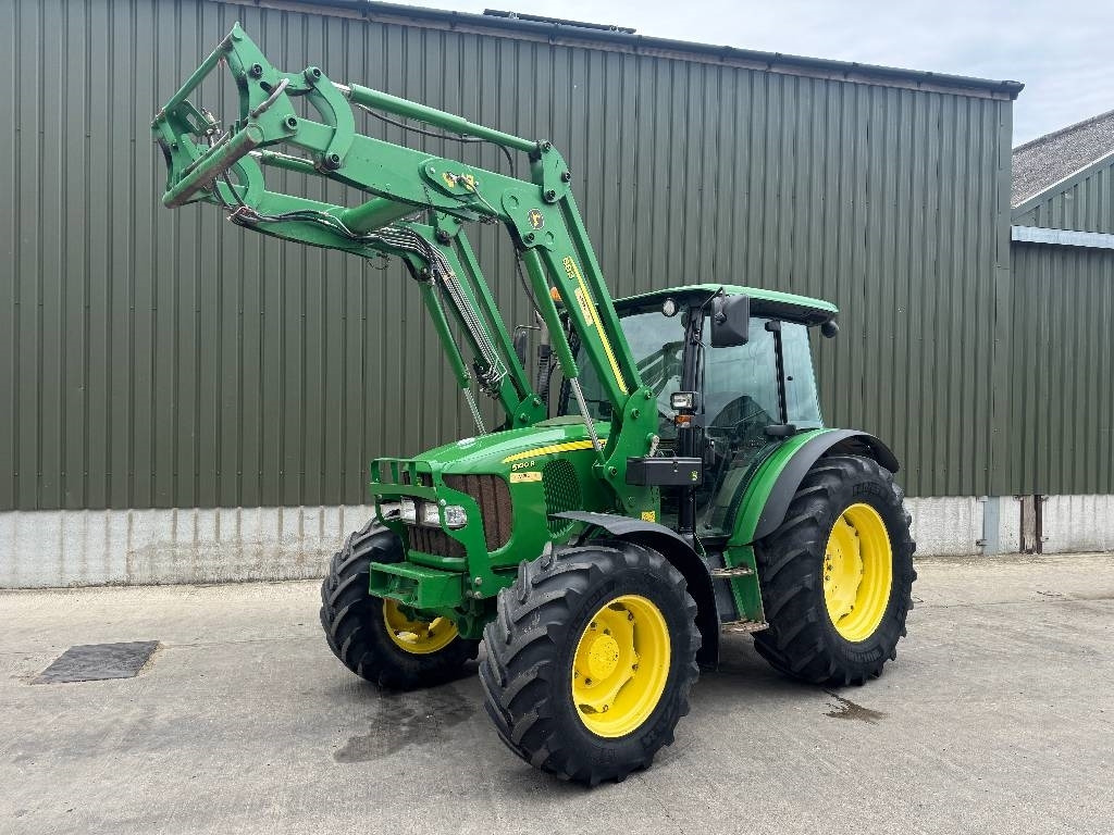 John Deere 5100 R - Traktors: foto 1 John Deere 5100 R - Traktors: foto 1