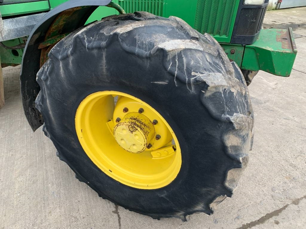 Traktors John Deere 6800: foto 17