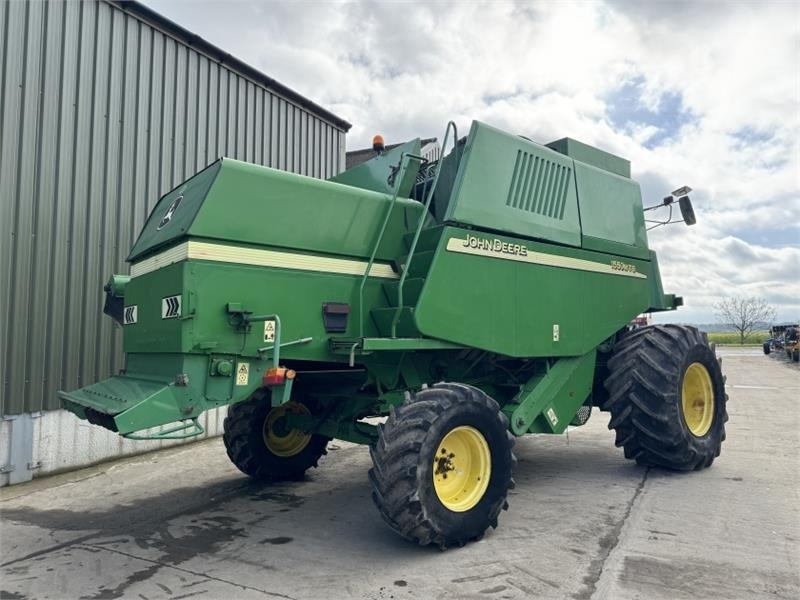 John Deere John Deere 1550 WTS c/w 620R Header - Kombainu papildaprīkojums: foto 2 John Deere John Deere 1550 WTS c/w 620R Header - Kombainu papildaprīkojums: foto 2