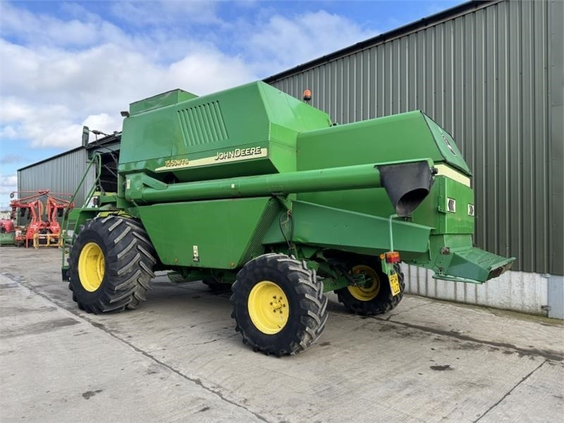 John Deere John Deere 1550 WTS c/w 620R Header - Kombainu papildaprīkojums: foto 4 John Deere John Deere 1550 WTS c/w 620R Header - Kombainu papildaprīkojums: foto 4